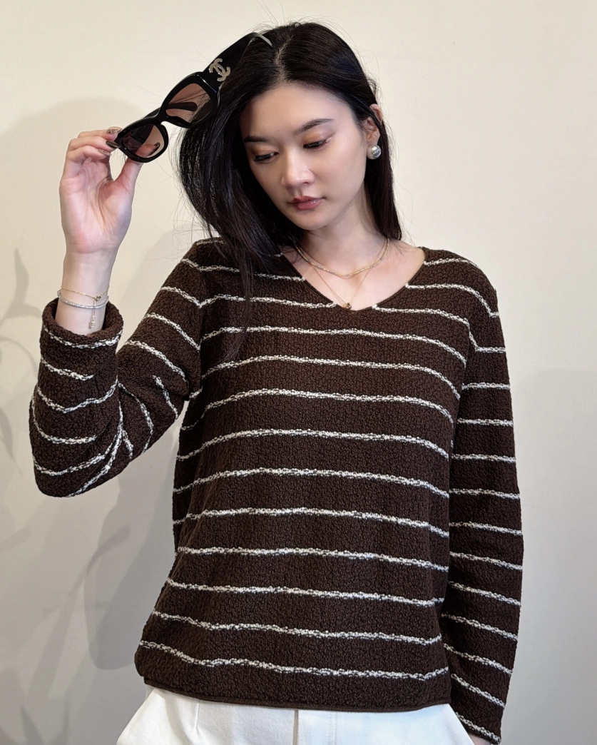 橫條紋長袖打底衣，極簡慵懶感
